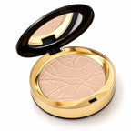 Apteczka Celebrities Beauty Transparent Pressed Mineral Powder No. 20, a light beige mattifying face powder with a decorative embossed pattern.